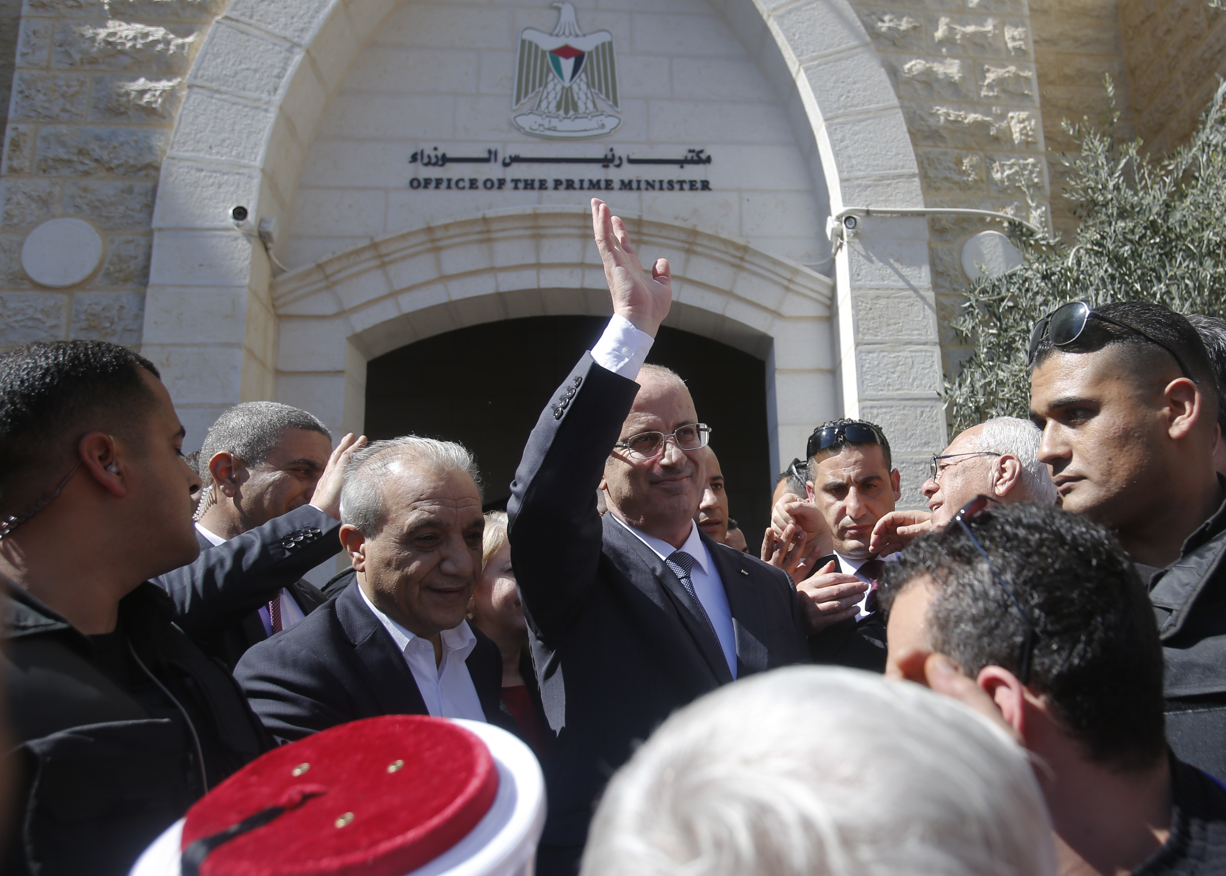 爱游戏在线登录-梅尔滕反对士气低迷，国际米兰主帅呼吁团结