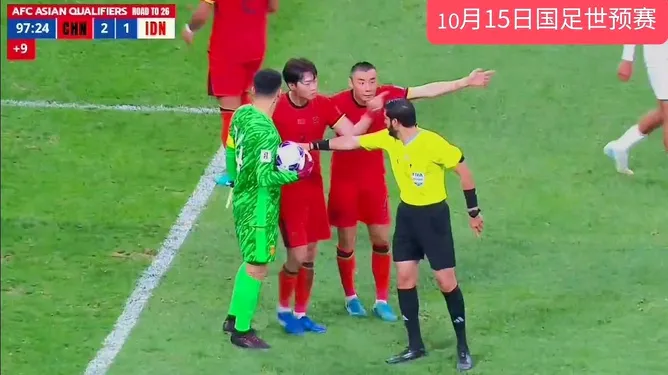 爱游戏在线登录-比赛中球员们拼尽全力，为球队争取胜利