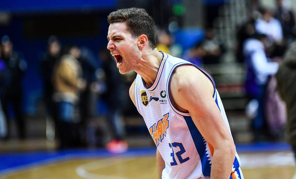 爱游戏官网网页版入口-鲨鱼队外援助攻大升级，完美助攻队友得分的简单介绍