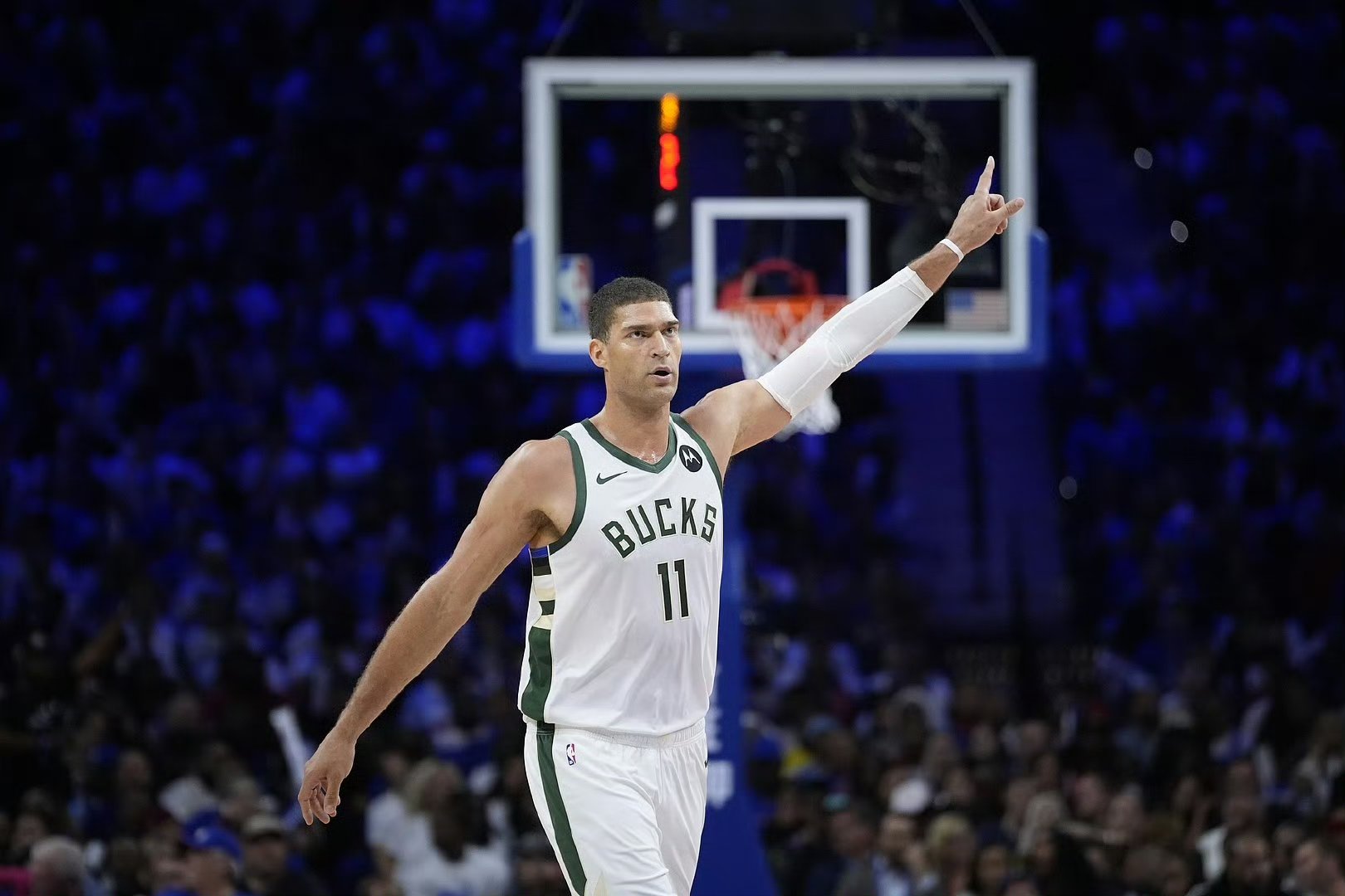 雄鹿队逆转步行者队,成功翻盘取胜 雄鹿队逆转步行者队,成功翻盘取胜