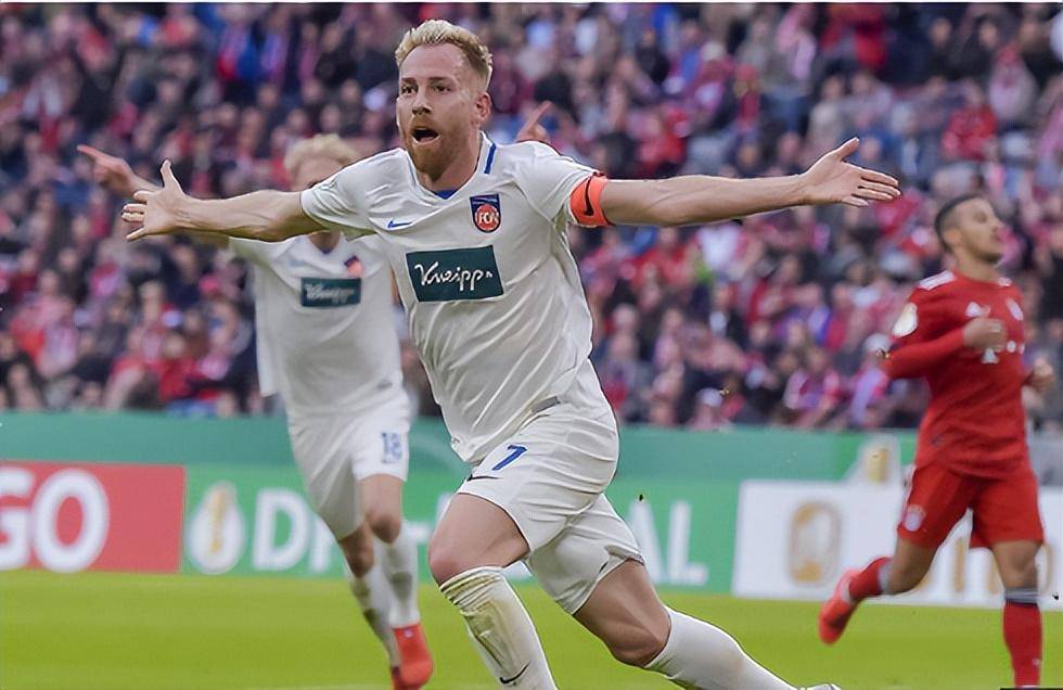 斯图加特遭遇连败，陷入保级危机