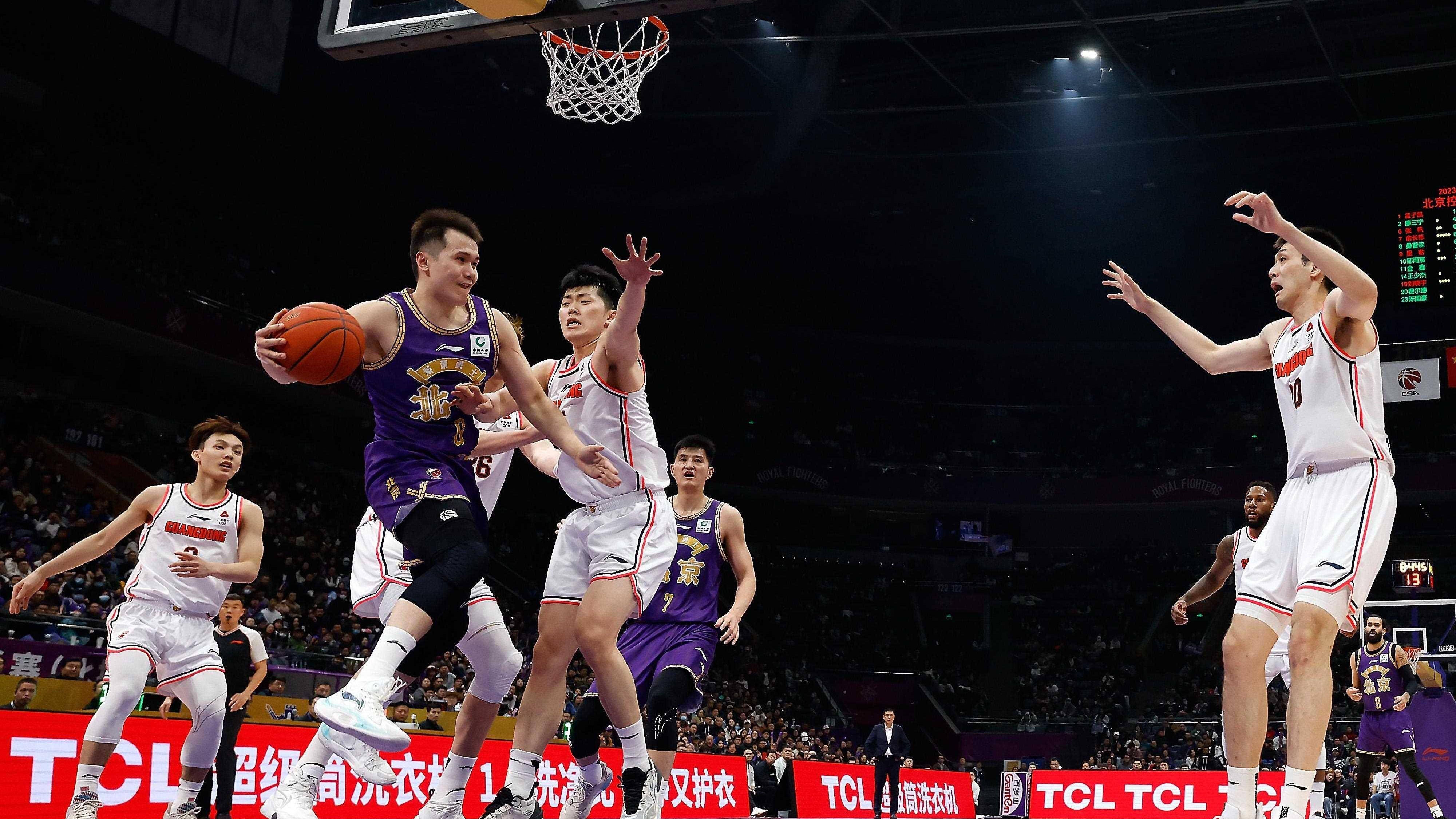 广东男篮集结备战总决赛,全力以赴! 广东男篮集结备战总决赛,全力以赴!