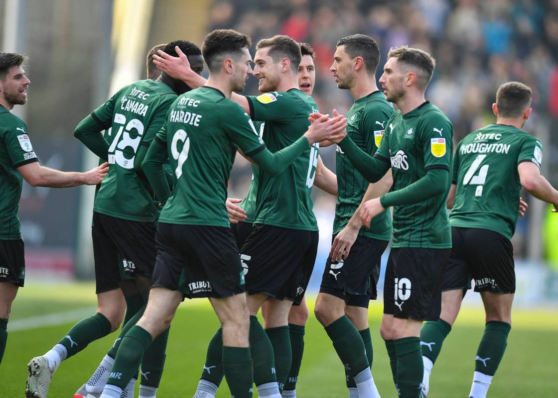 爱游戏登录-德比郡主场逆袭，成功挽回失利