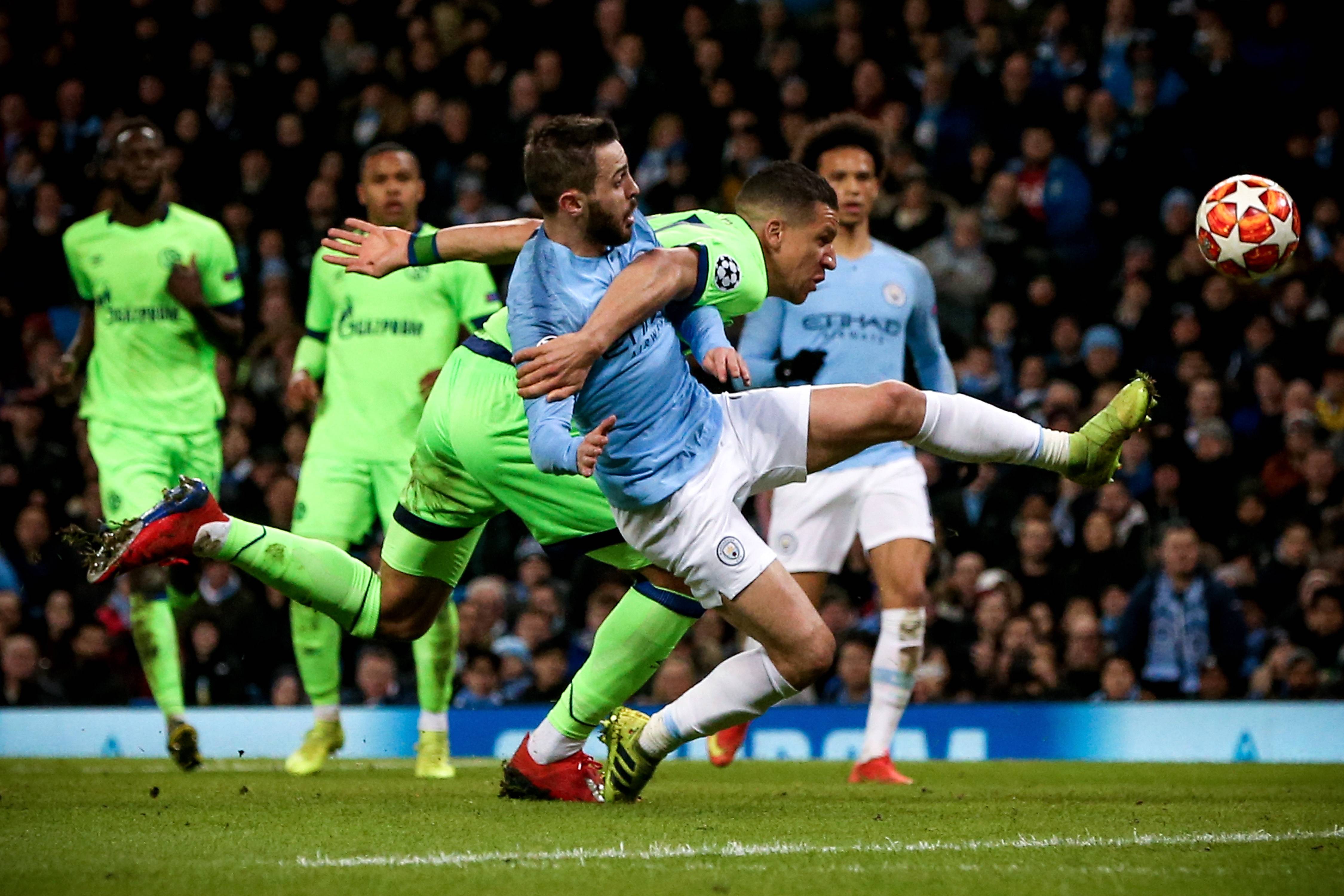 关于曼城主场大胜,稳固领跑位置的信息 关于曼城主场大胜,稳固领跑位置的信息