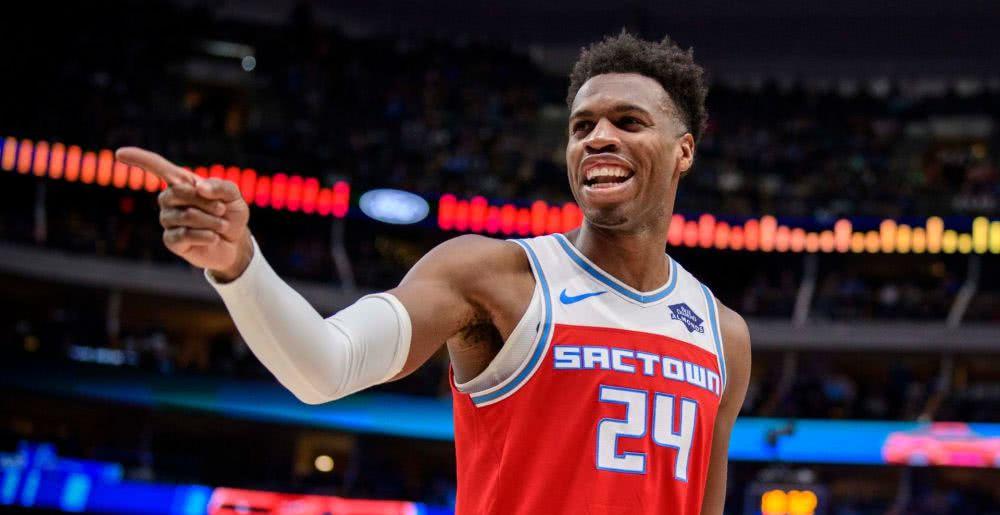 外线射手持续发威,半场取得领先优势的简单介绍 外线射手持续发威,半场取得领先优势的简单介绍