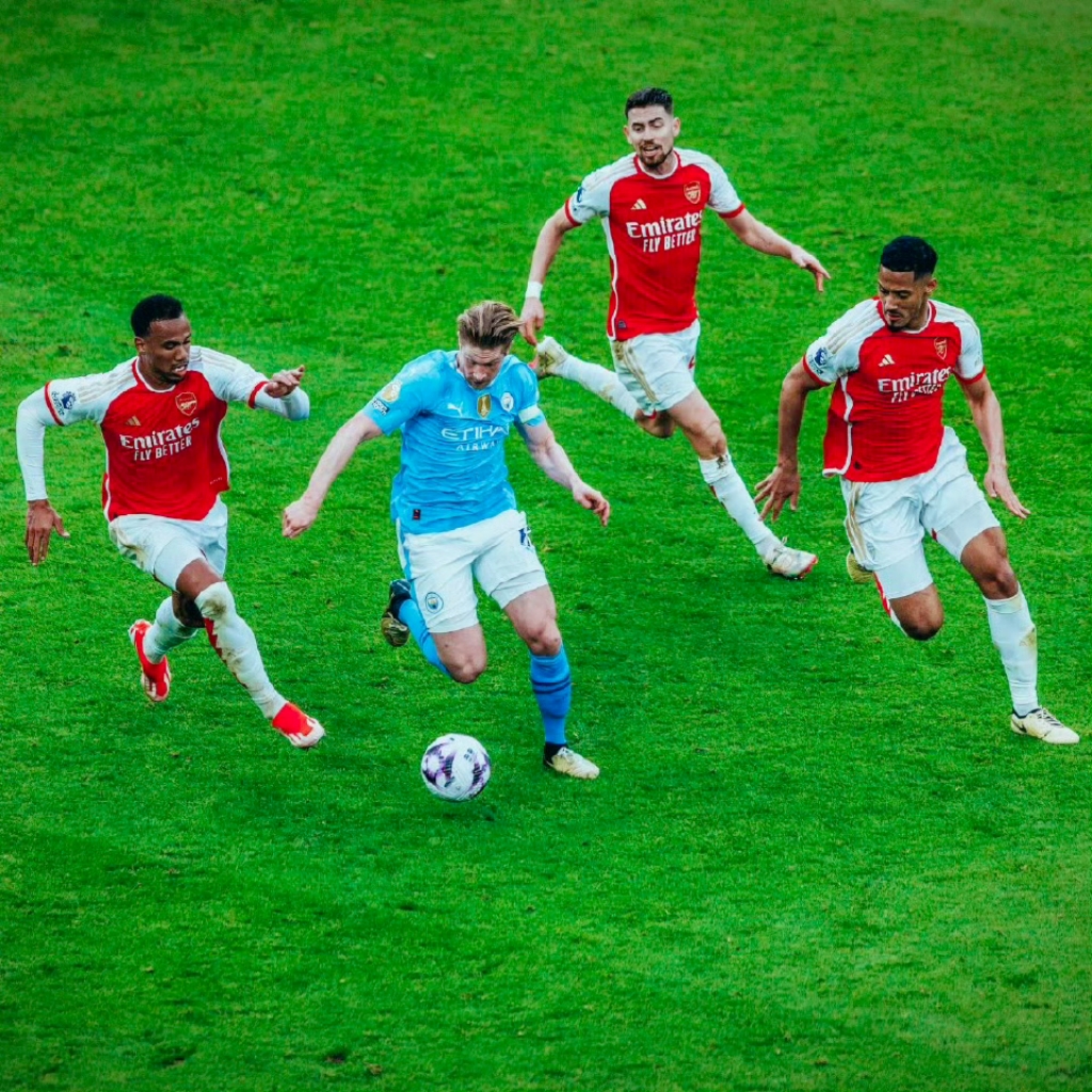 联赛中球员发挥突出战绩瞩目 联赛中球员发挥突出战绩瞩目