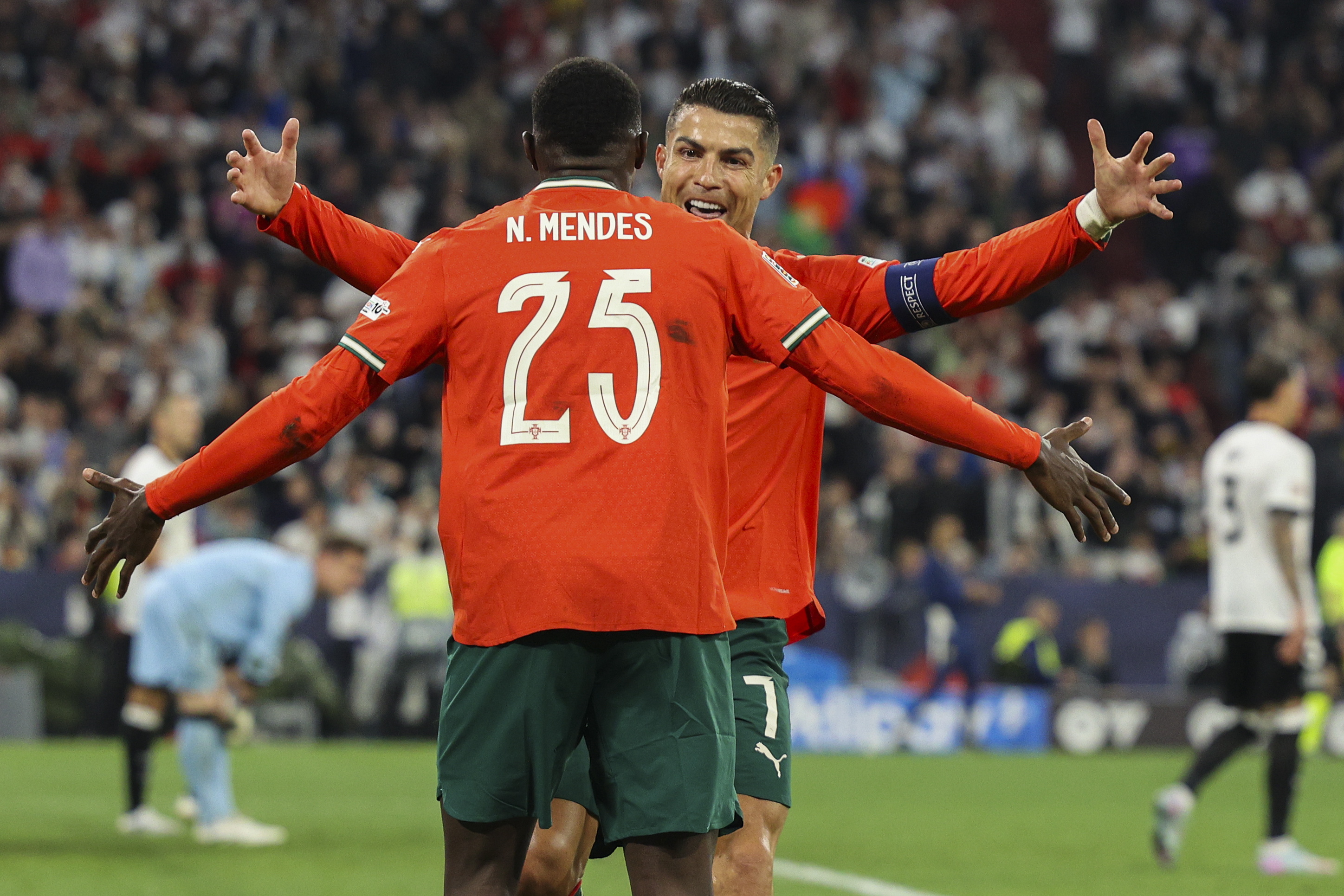 包含创意两队联手,葡萄牙双冠王欲斩荷兰劲旅的词条 包含创意两队联手,葡萄牙双冠王欲斩荷兰劲旅的词条