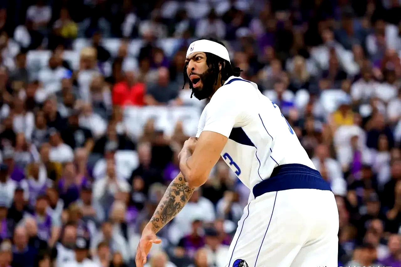 篮网苦战不敌独行侠,冲击东部前列遭遇挑战 篮网苦战不敌独行侠,冲击东部前列遭遇挑战