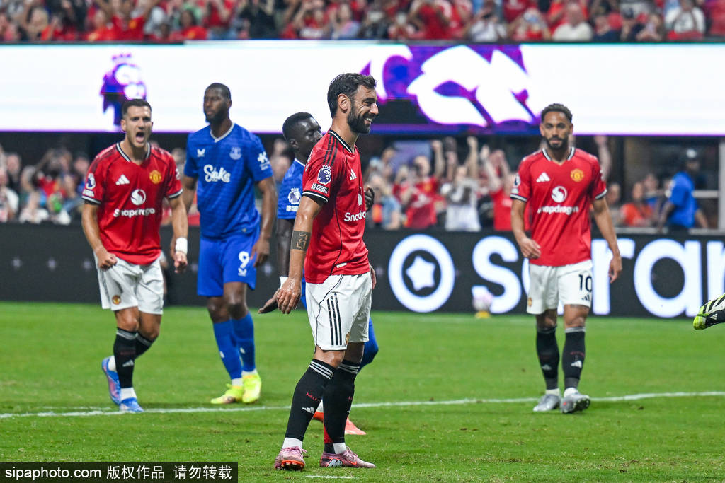 曼联中场布鲁诺打入制胜球,领球队赢得比赛 曼联中场布鲁诺打入制胜球,领球队赢得比赛