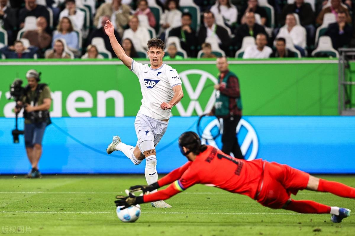 爱游戏官网-沙尔克不敌霍芬海姆，主场比赛赢球被推迟至周日的简单介绍