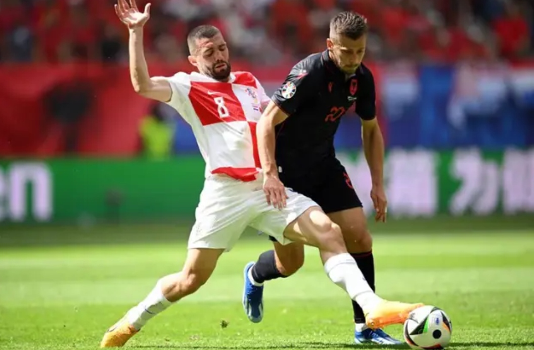 爱游戏入口-匈牙利队逆袭晋级，闯入欧洲杯半决赛