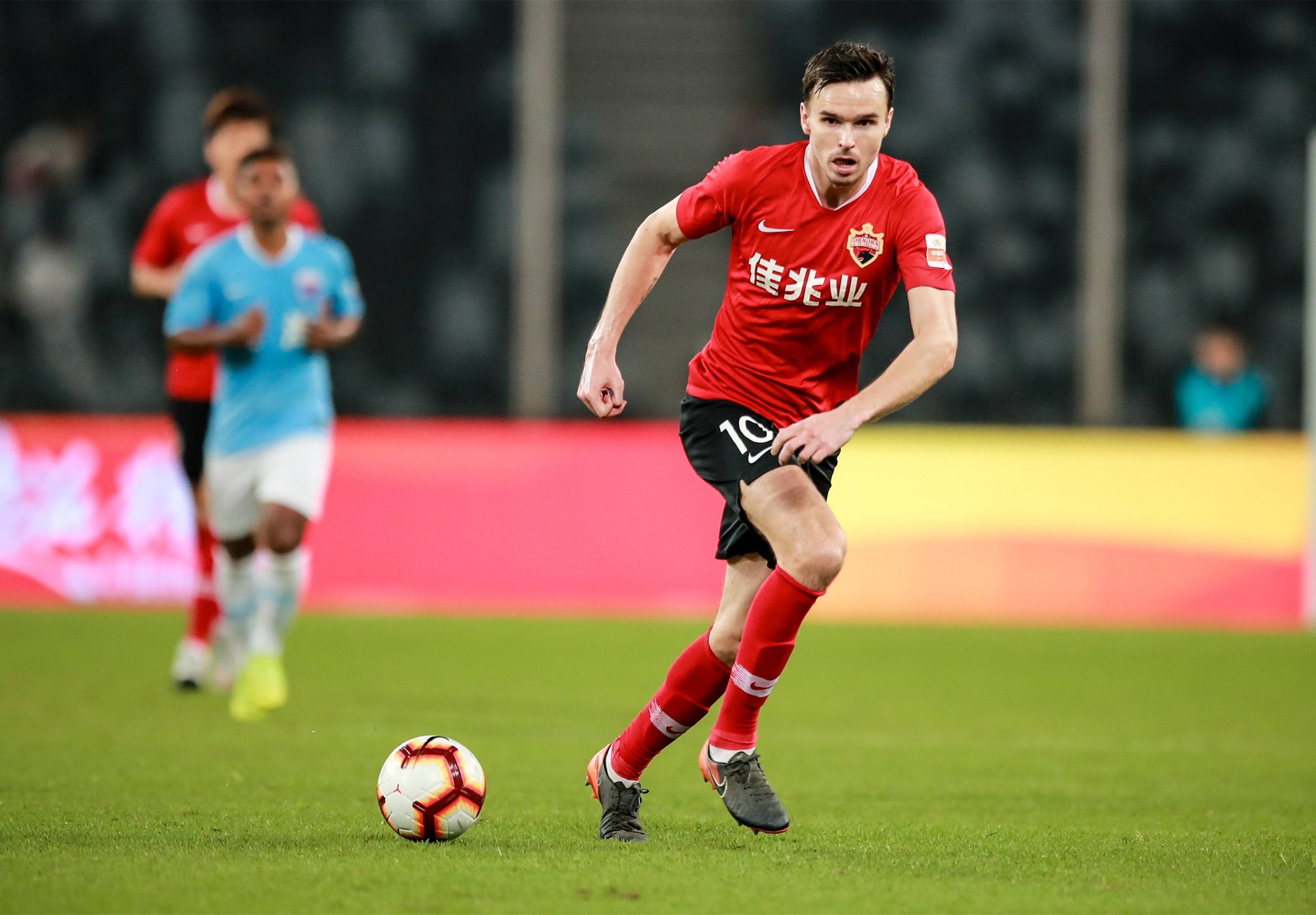 爱游戏官网网页版入口-深圳佳兆业主场力争取胜，努力保持积分榜上胜利的简单介绍