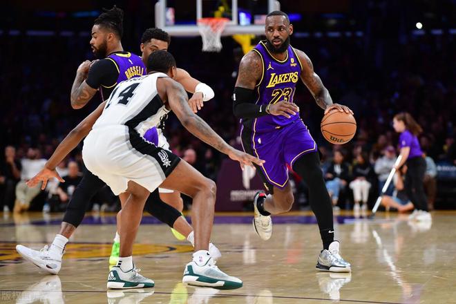 湖南男篮在比赛中发挥出色获得胜利