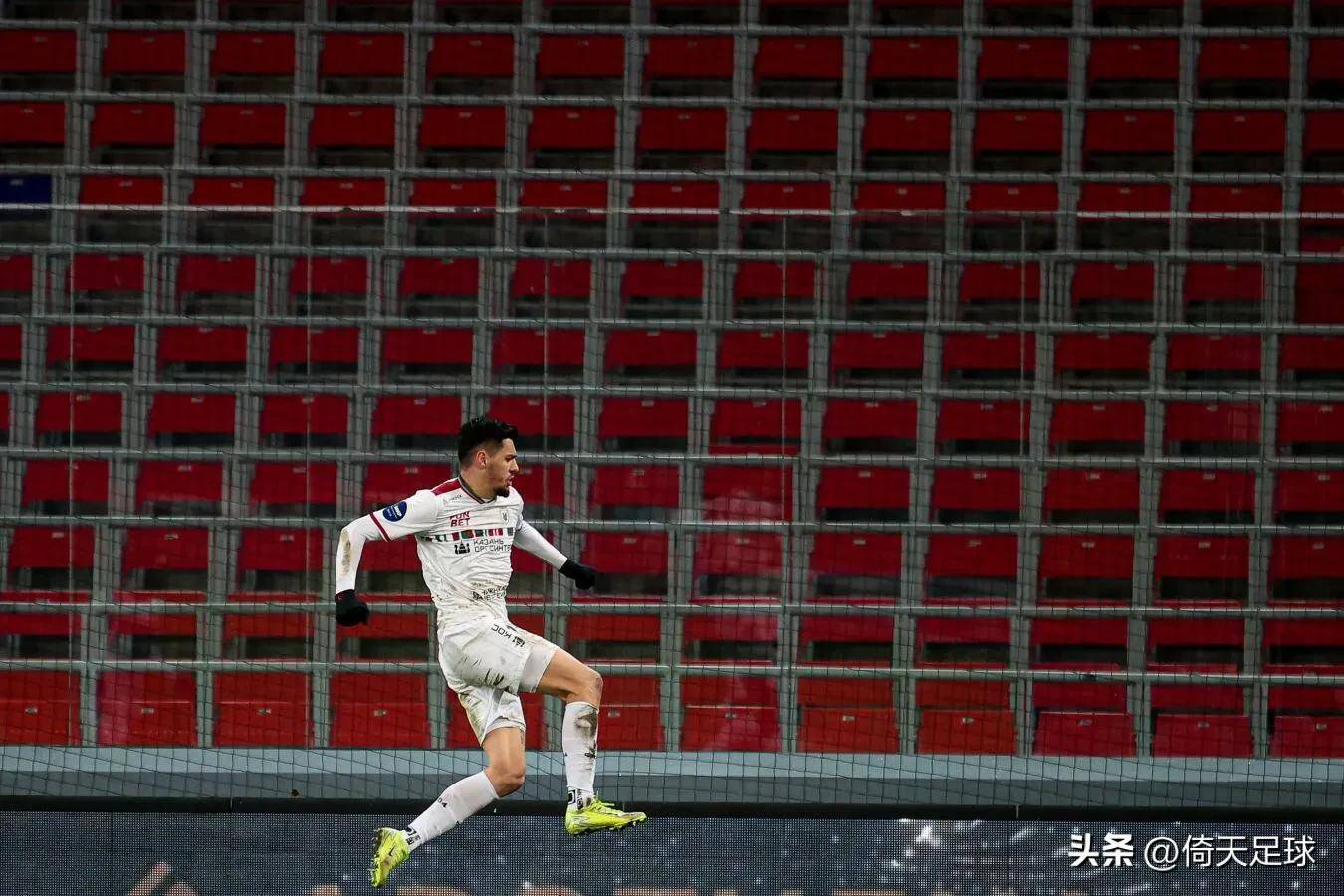 爱游戏亚洲官网-里昂主场不敌马赛，法甲竞争更加激烈