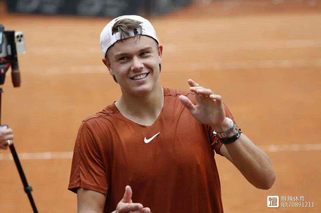 爱游戏官网网页版入口-瓦朗谢纳遭遇不敌，状态低迷引关注的简单介绍