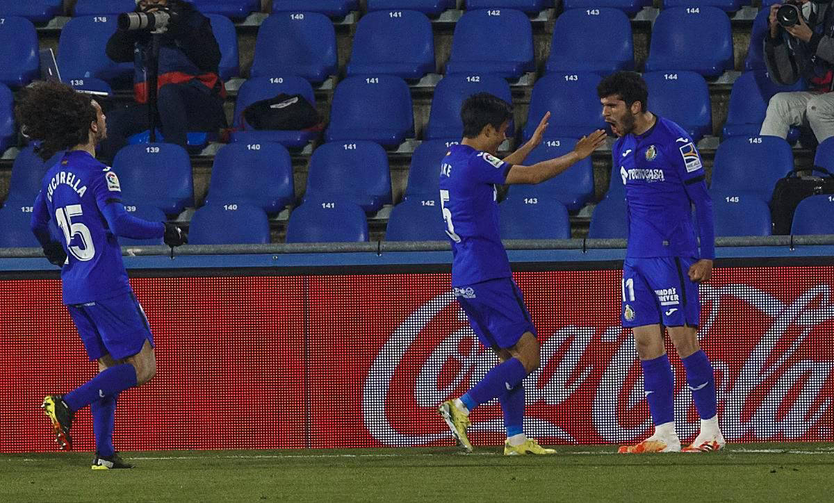 包含巴伦西亚客场逼平莱加内斯,争夺胜利的词条 包含巴伦西亚客场逼平莱加内斯,争夺胜利的词条