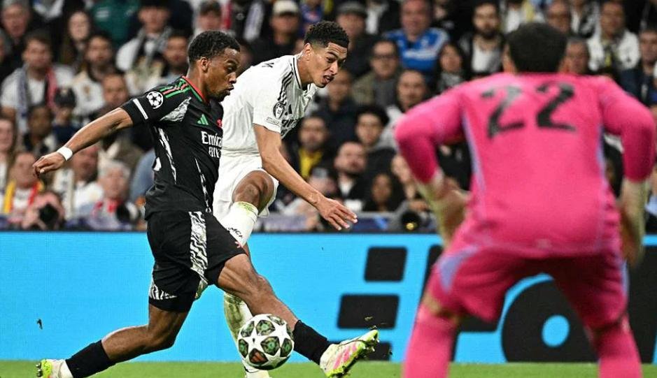 包含皇马中场核心状态回勇，欧冠比赛再掀巅峰之争的词条